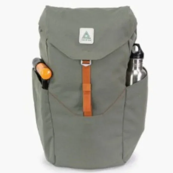 Salkan 2.0L Daypack Backpack Forest Green & Orange Hiking Outdoors - Picture 1 of 10